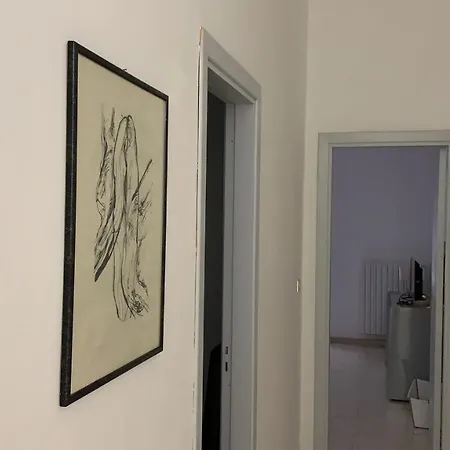 Center Eighty-five Μπάρι