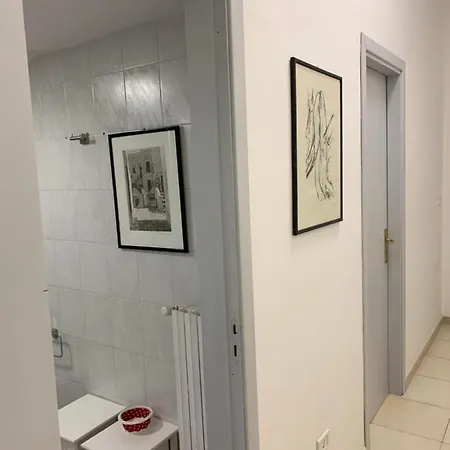 Center Eighty-five * Bari